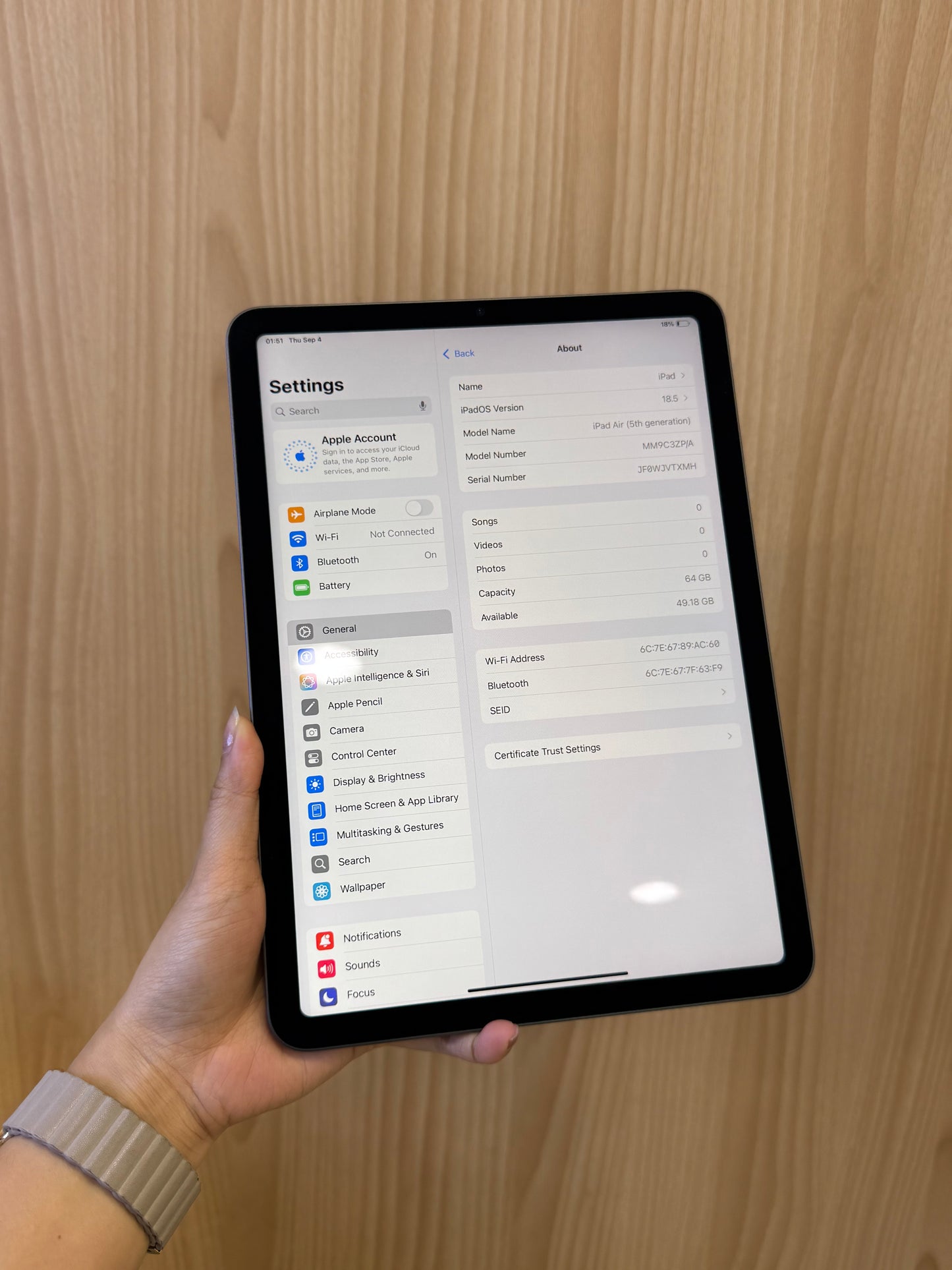 iPad Air 5th Wi-Fi, 64GB *VTXMH