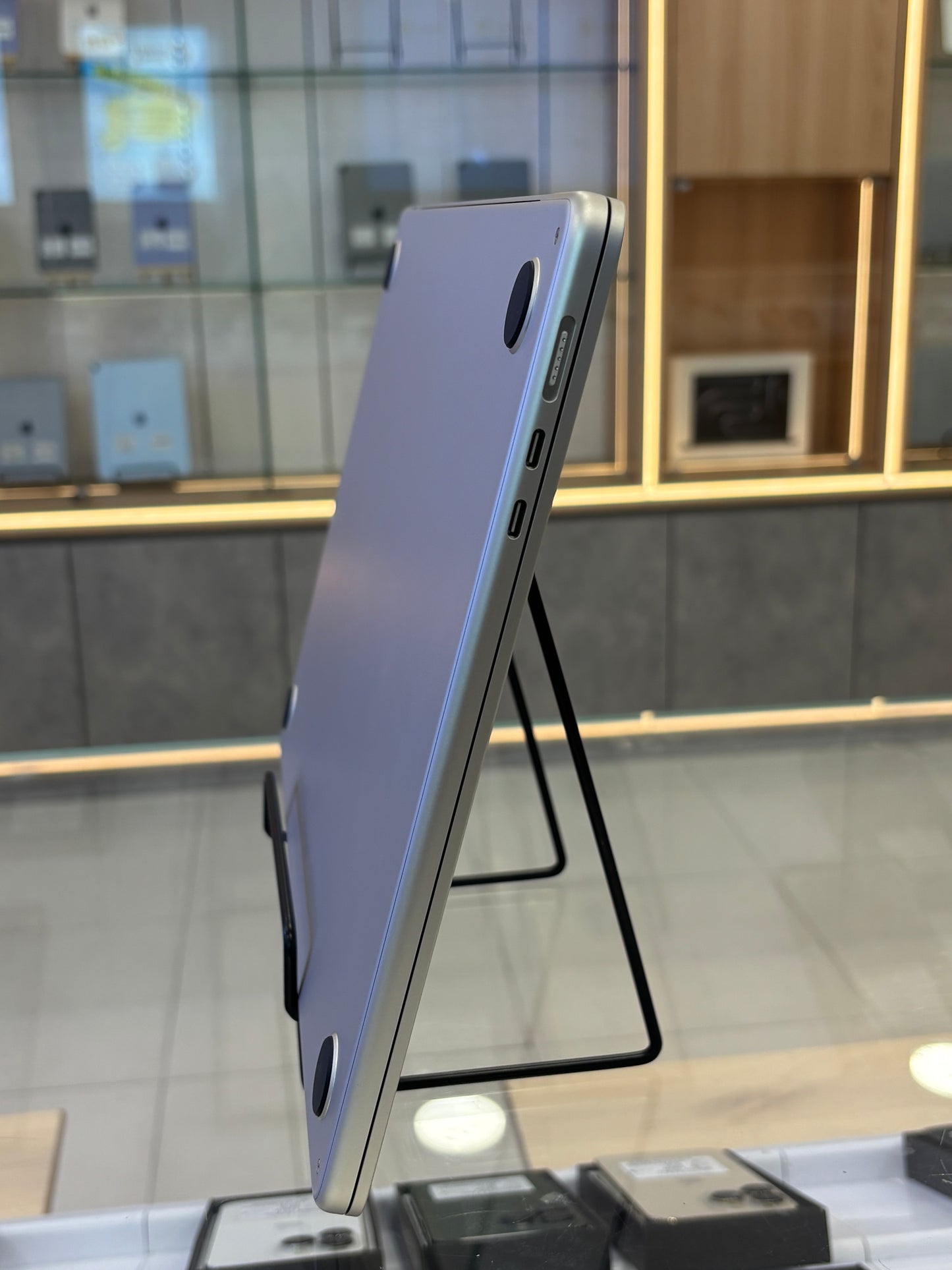 MacBook Air 15-inch (M3) 2024, 512GB *V1YFQ