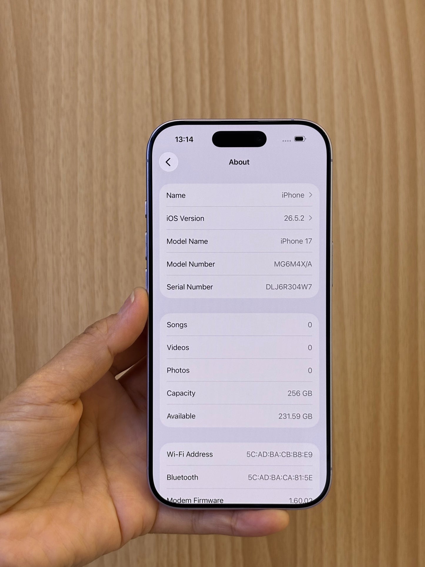 iPhone 17, 256GB (Grade B) *22729