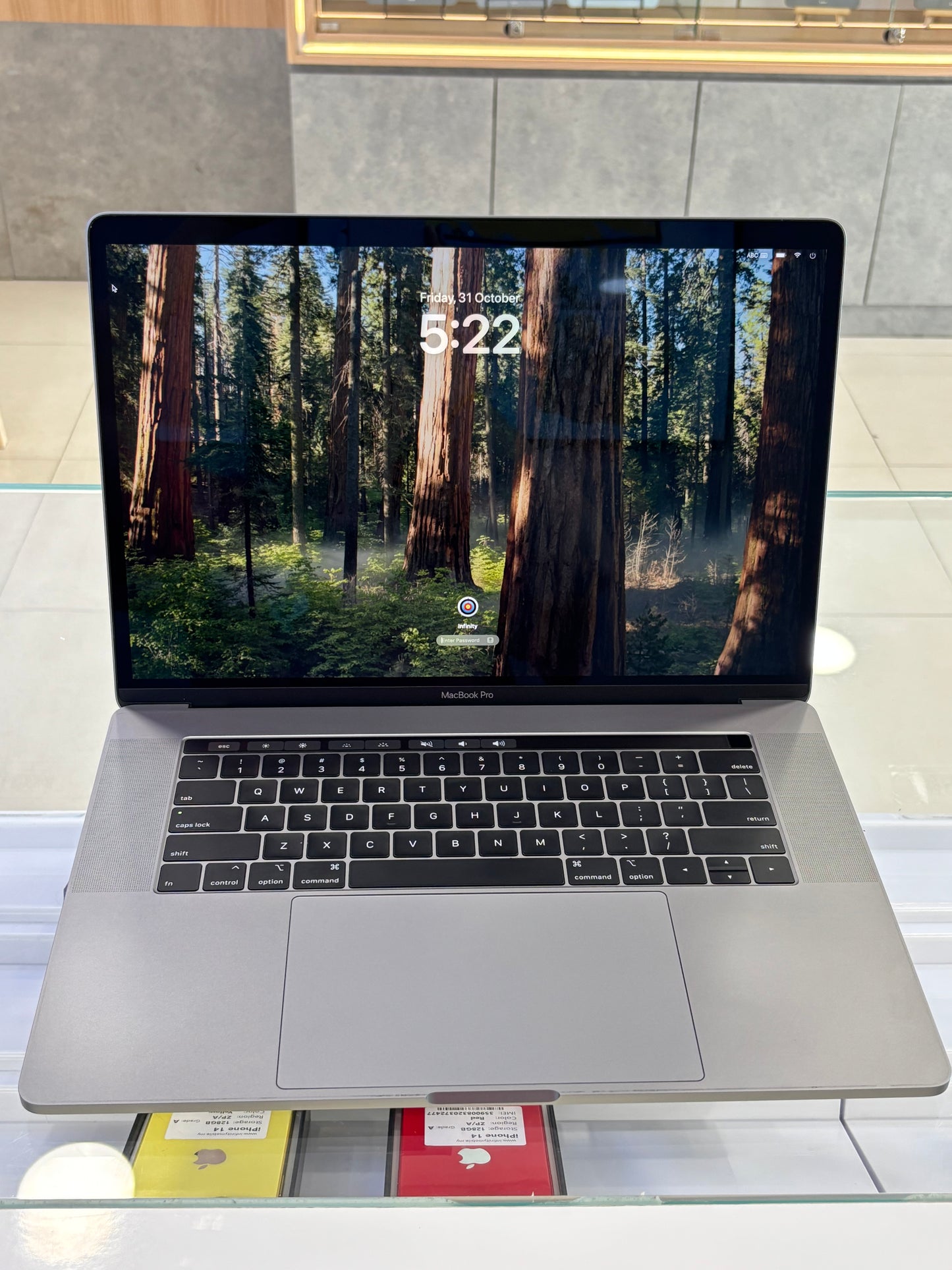 MacBook Pro 15-inch (i9) 2019, 512GB *WLVCG