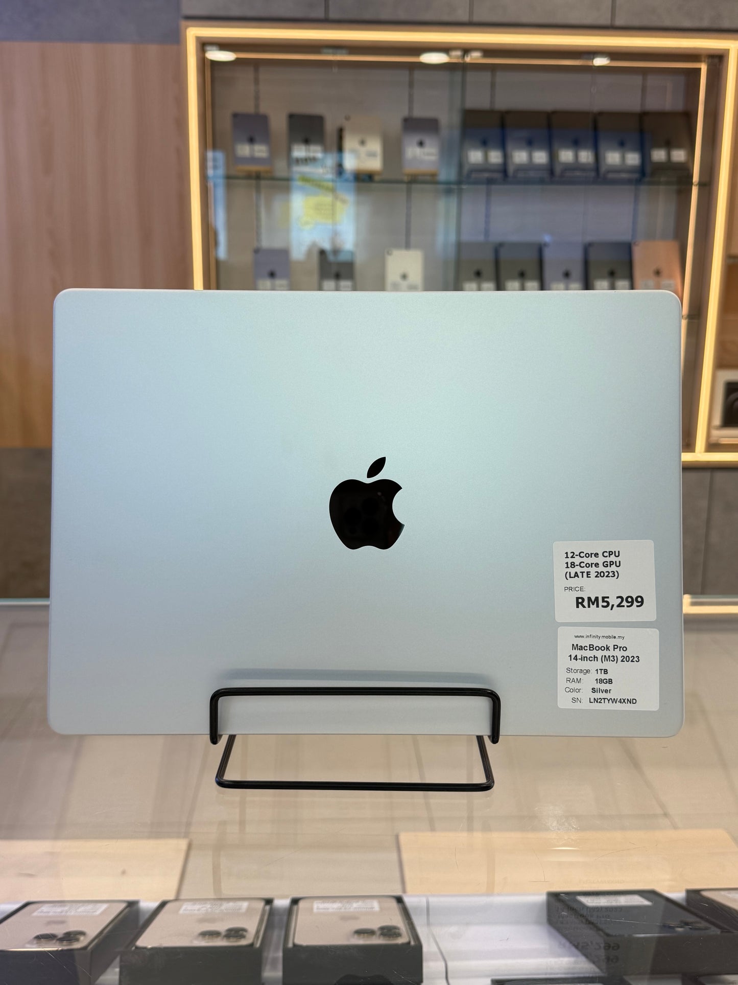 MacBook Pro 14-inch (M3) 2023, 1TB *W4XND