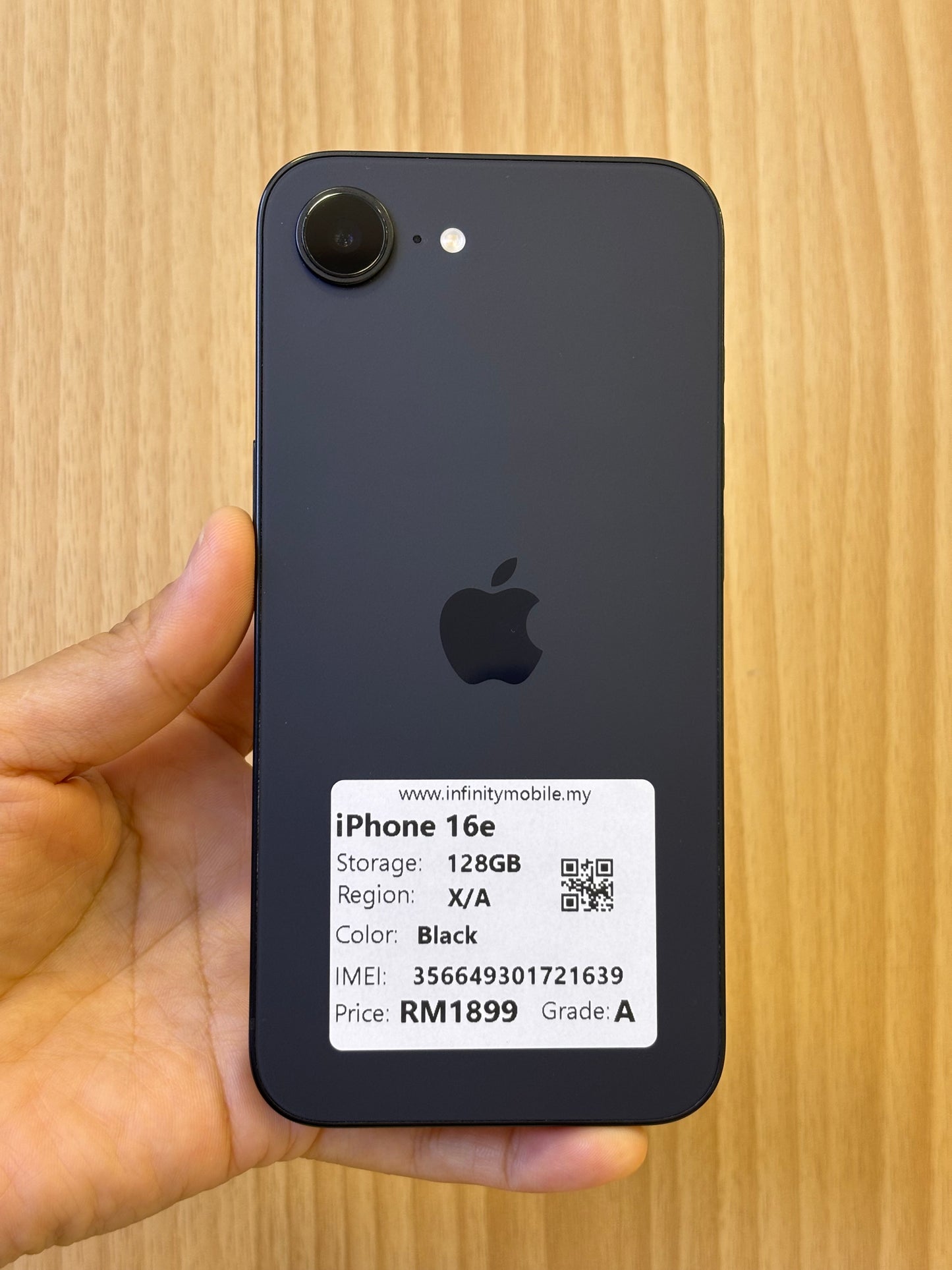 iPhone 16e, 128GB (Grade A) *21639