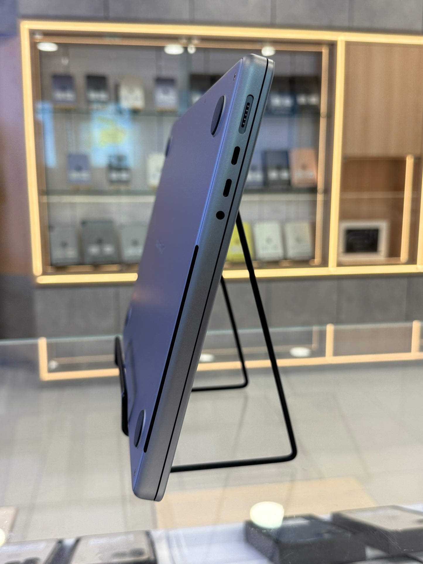 MacBook Pro 14-inch (M1 Max) 2021, 512GB *Y1HWJ