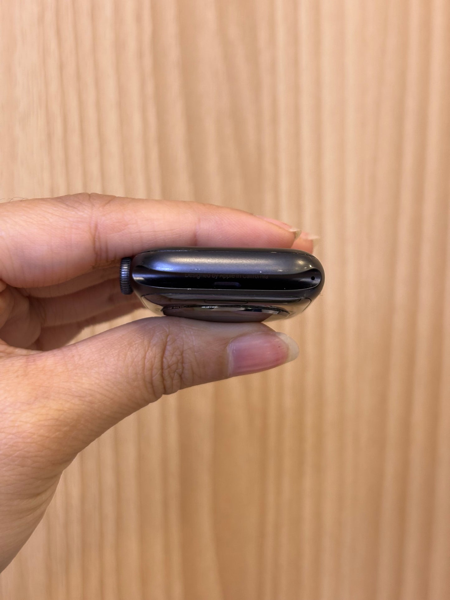Apple Watch Series 5 (44MM) GPS, (GRADE B) *QMLTT