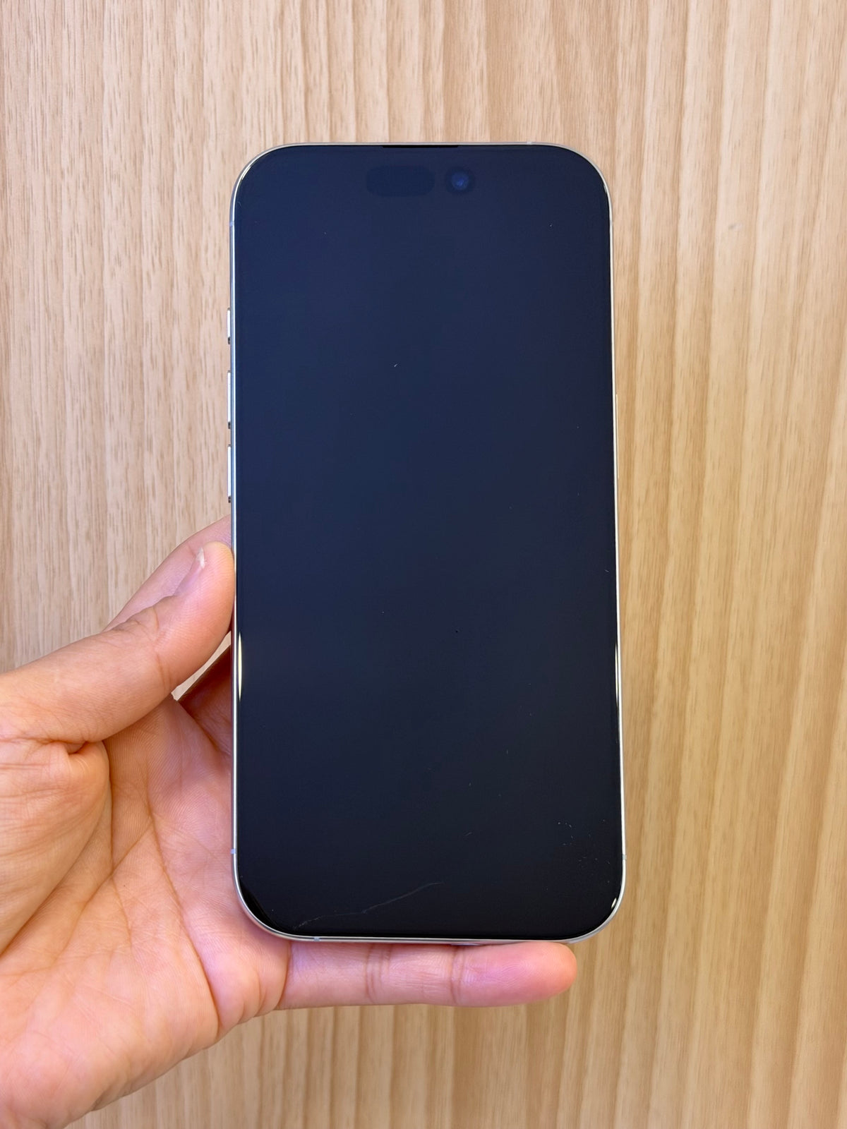 iPhone 16 Pro, 128GB (Grade A) *17097