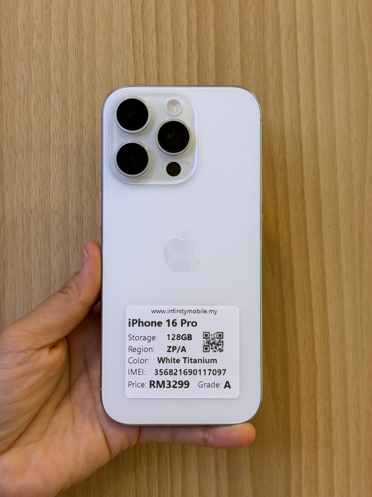 iPhone 16 Pro, 128GB (Grade A) *17097