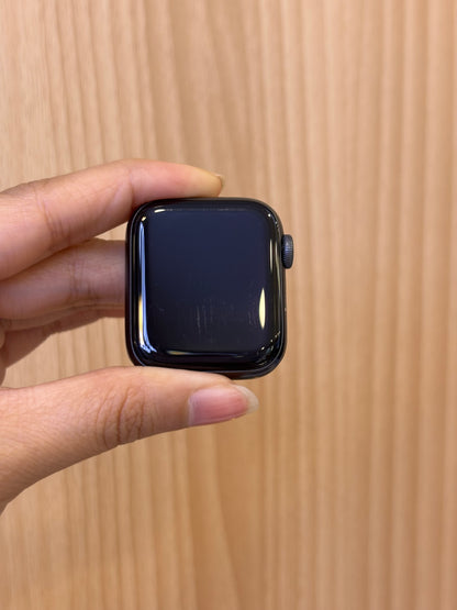 Apple Watch Series 6 (40MM) GPS, (Grade C) *AQ1RQ