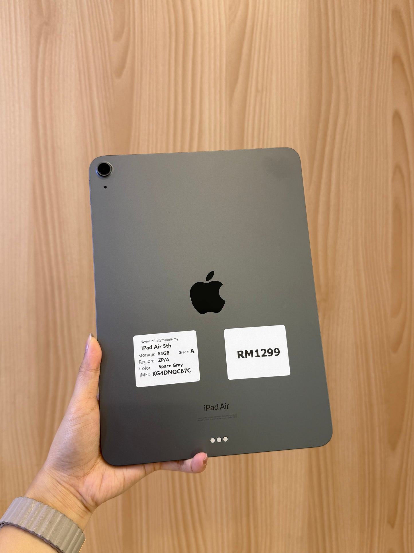 iPad Air 5th Wi-Fi, 64GB *QC67C