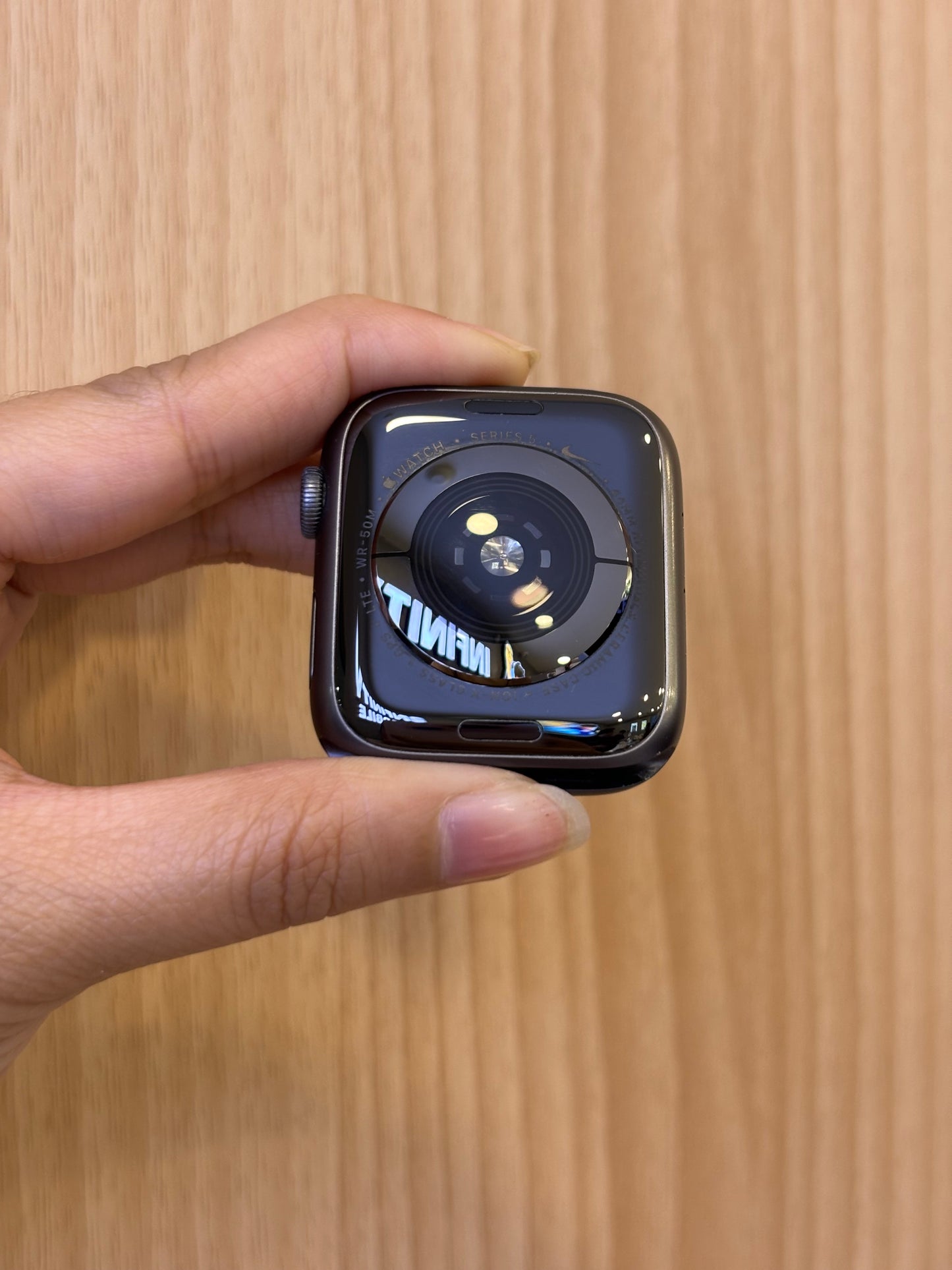 Apple Watch Series 5 (44MM) GPS, (Grade B) *AMLF8