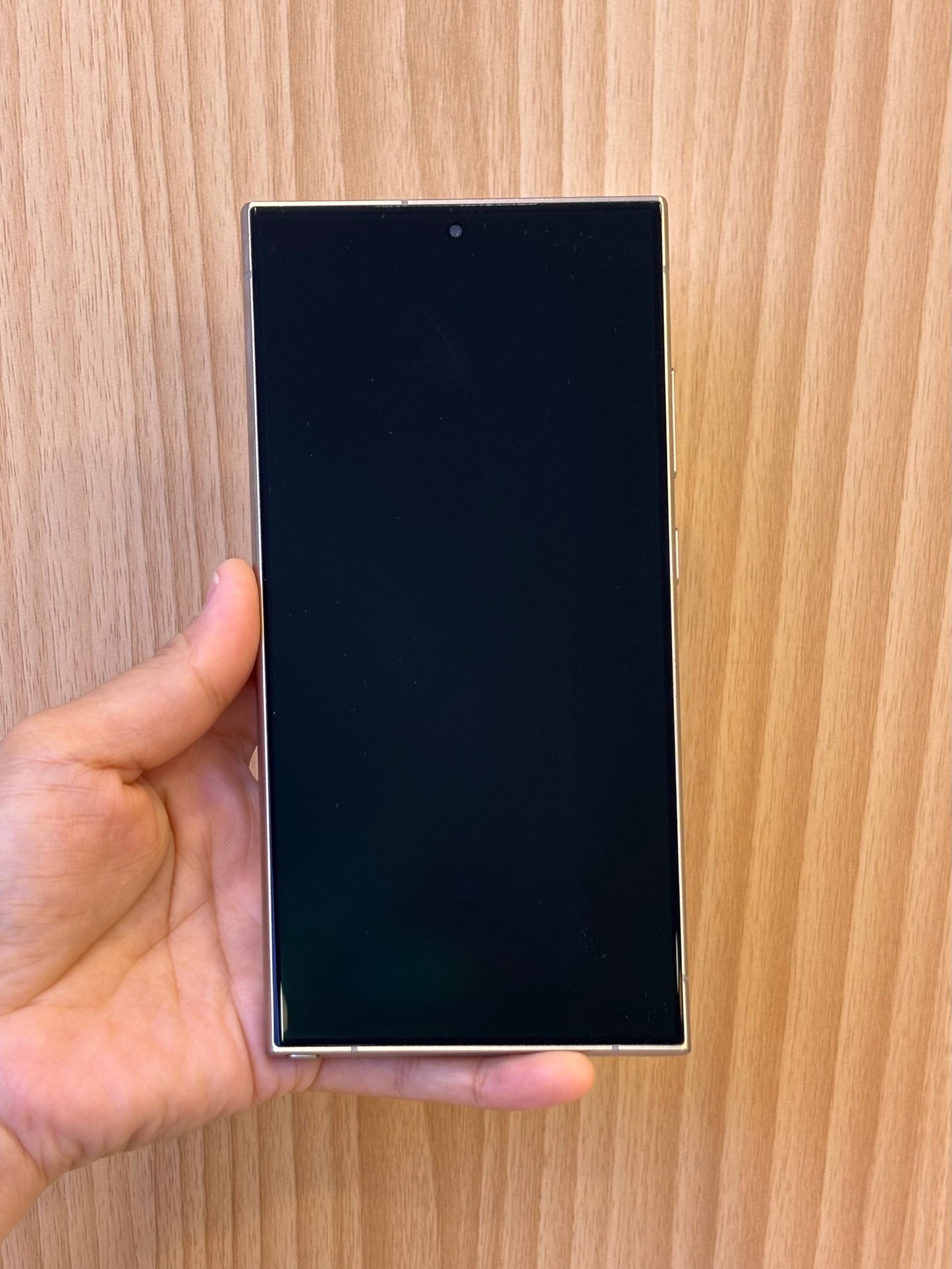 Samsung S24 Ultra, 256GB (Grade A) *88950