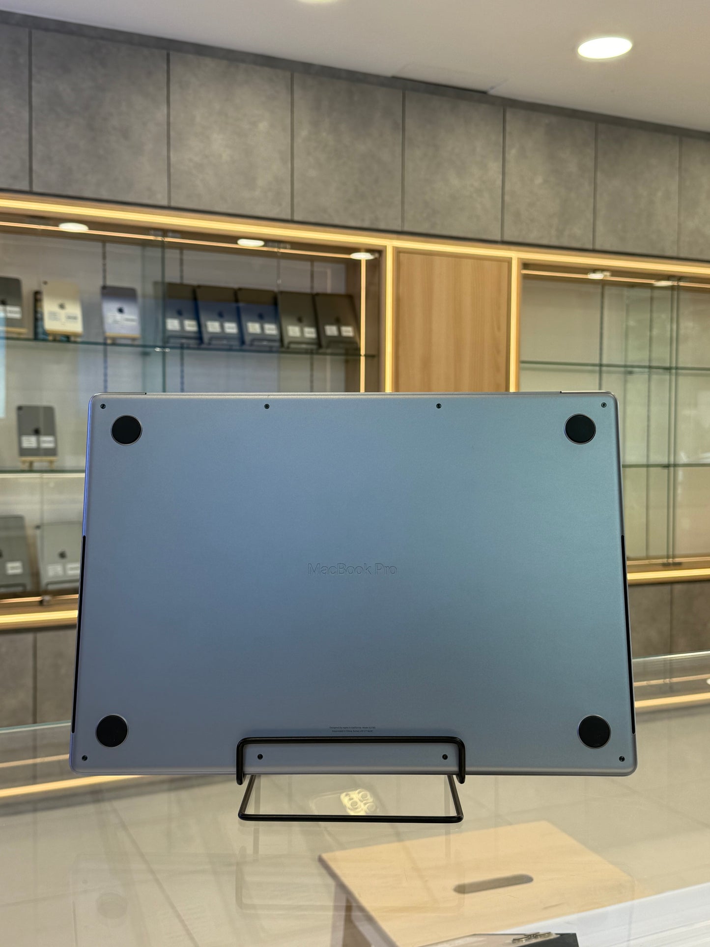 MacBook Pro 16-inch (M2 Max) 2023, 1TB *Y9L9C