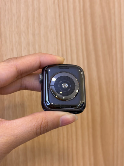 Apple Watch Series 5 (40MM) Cellular, (Grade C) *ZMLD4