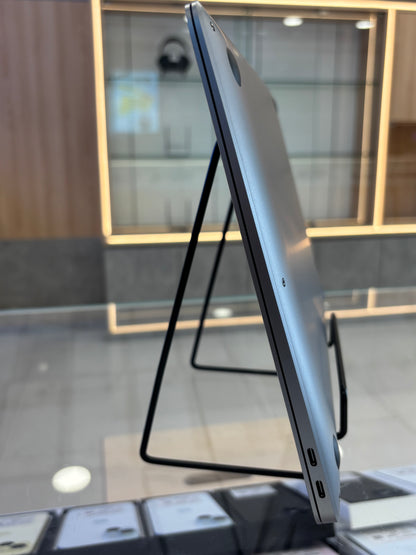MacBook Air 13-inch (M1) 2020, 256GB *21WFV