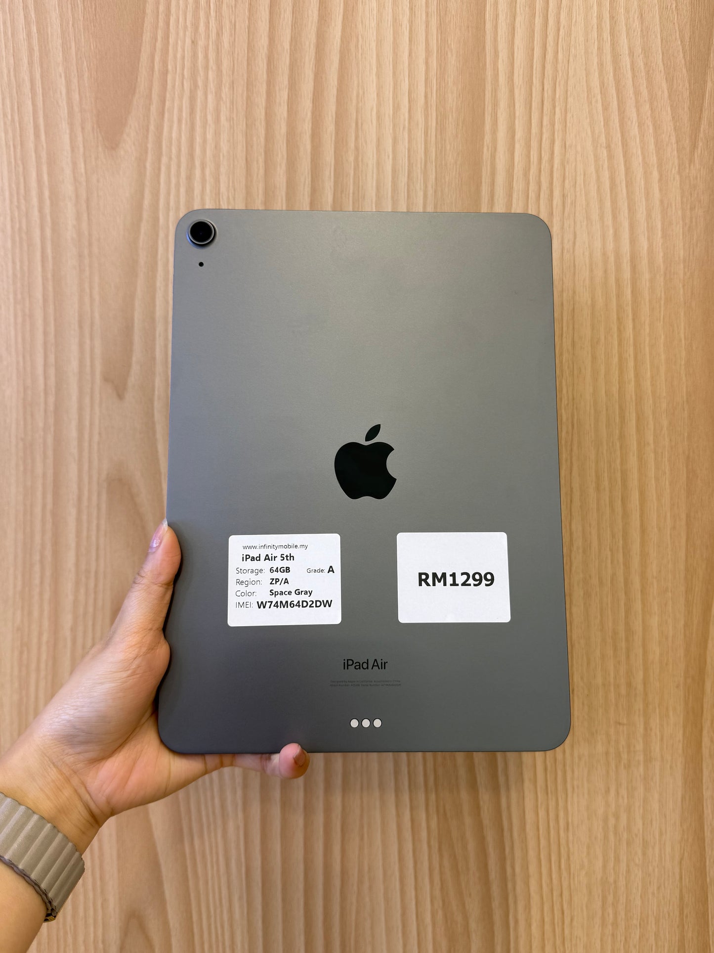 iPad Air 5th Wi-Fi, 64GB *4D2DW