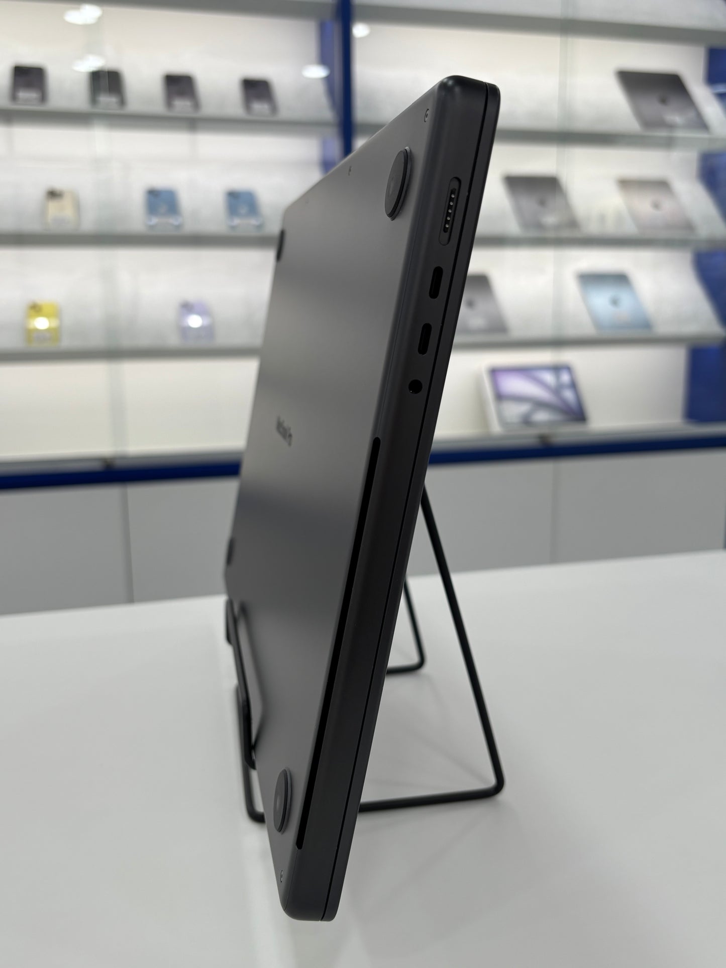 MacBook Pro 16-inch (M3 Pro) 2023, 512GB *D7QYM