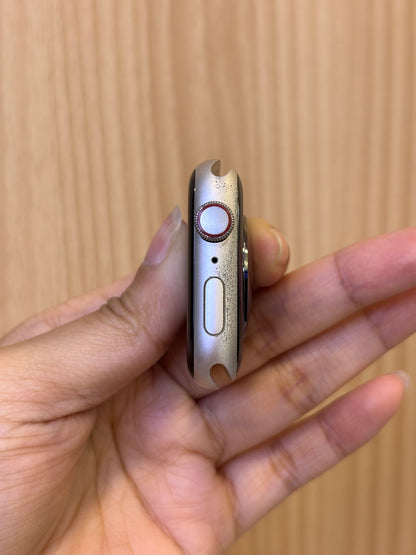 Apple Watch Series 7 (45MM) Cellular, (Grade D) *XJ772